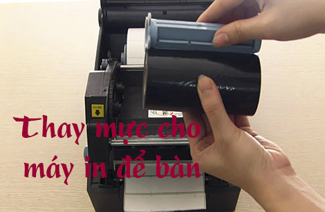 Cách gắn mực máy in tem nhãn để bàn